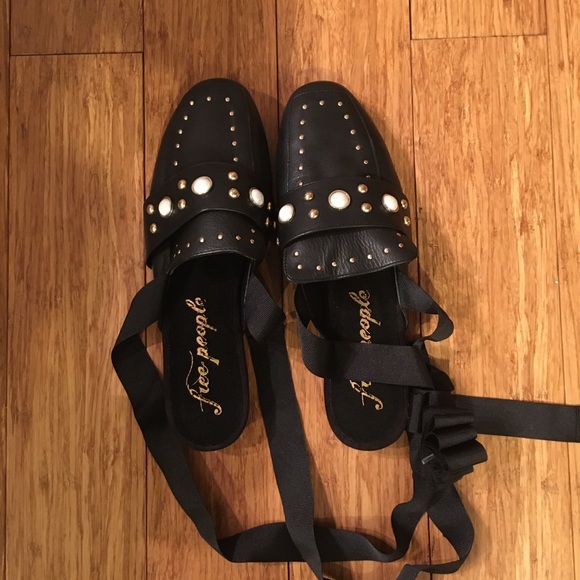 Free People Shoes - BNWT FREE PEOPLE LEATHER EMBELLISHED SLIDES
